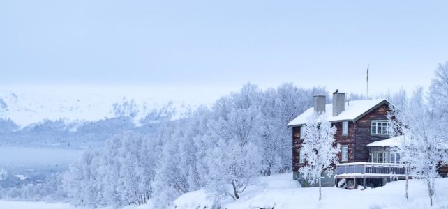 Månadens bild: rimfrost runt Tänndalssjön Månadens bild: rimfrost runt Tänndalssjön
