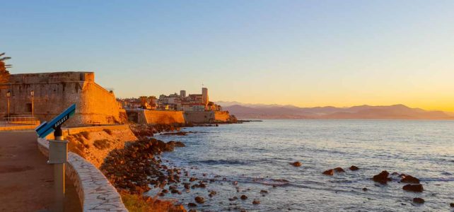 Månadens bild: den klassiska vyn över Antibes Månadens bild: den klassiska vyn över Antibes