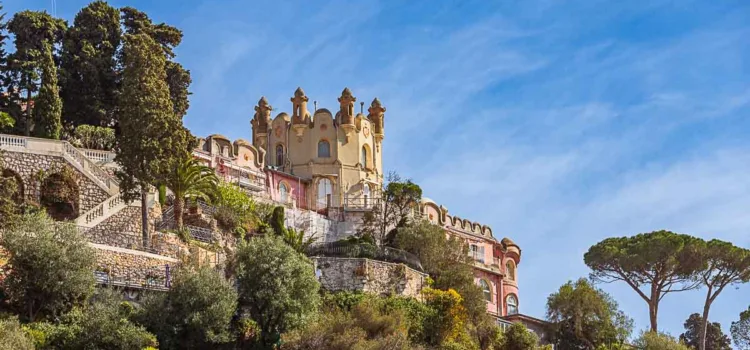 Ett år runt Antibes april: Château d’Anglais i Nice